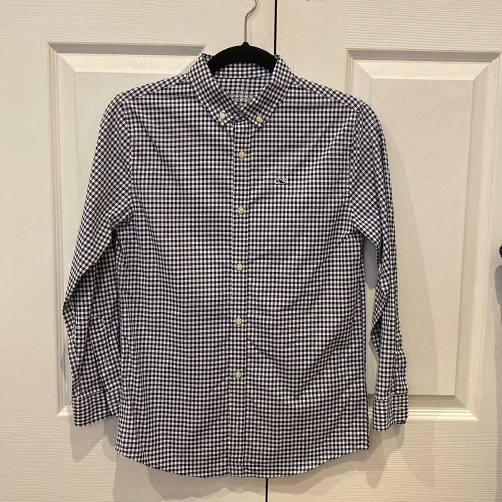 Vineyard Vine boys M (12-14) Performance button down.  Navy blue + white checks.